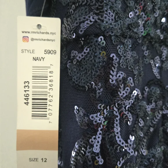 ✨ NWT R&M Richards Navy Sequin Gown - Size 12 ✨ - Picture 3 of 6